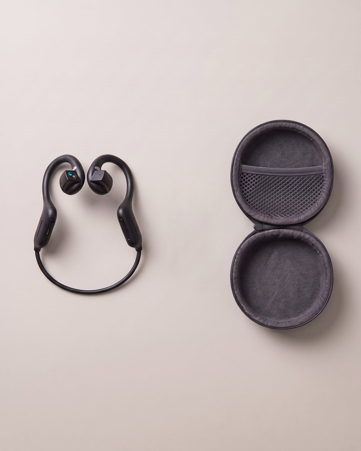 Le casque Vizéo et son étui